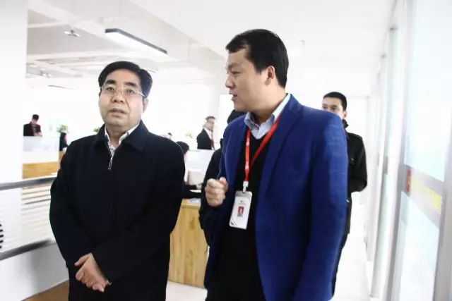 省委宣传部副部长钟顺虎一行莅临欣佳诚人力集团考察调研